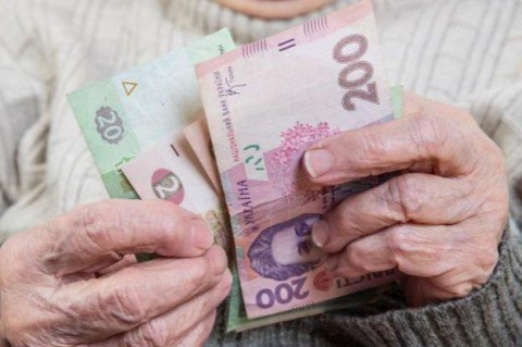 До конца года в Украине дважды пересчитают пенсии