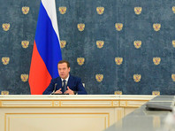 Медведев рассказал, как будет повышать пенсионный возраст: плавно, но с 2019 года