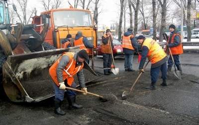 В Укравтодоре намерены отказаться от ямочного ремонта
