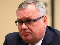 Глава ВТБ назвал утопией полный отказ России от доллара